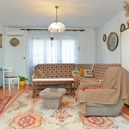 Viovica 1748 Apartment *